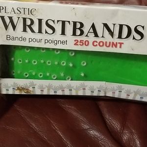 NIB! Numbered Plastic wristbands - 250 count
